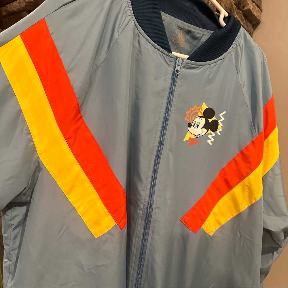 Disney Parks NWT Mickey Mouse Windbreaker Jacket NEW! Coat Adult Size XL - Picture 7 of 7